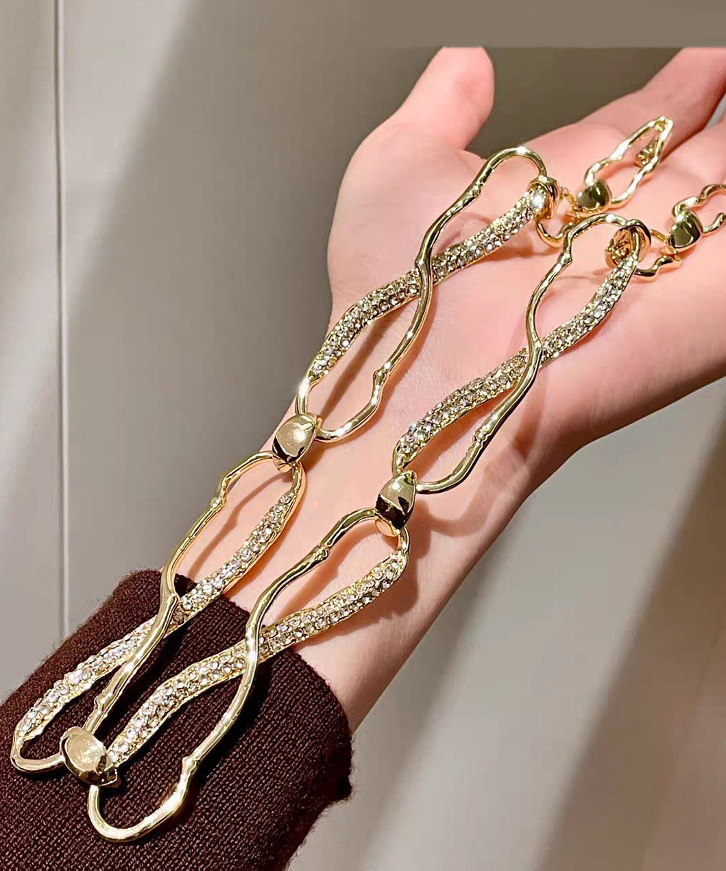 Original Design Gold Copper Zircon Asymmetrical Intertwined Necklace - Omychic