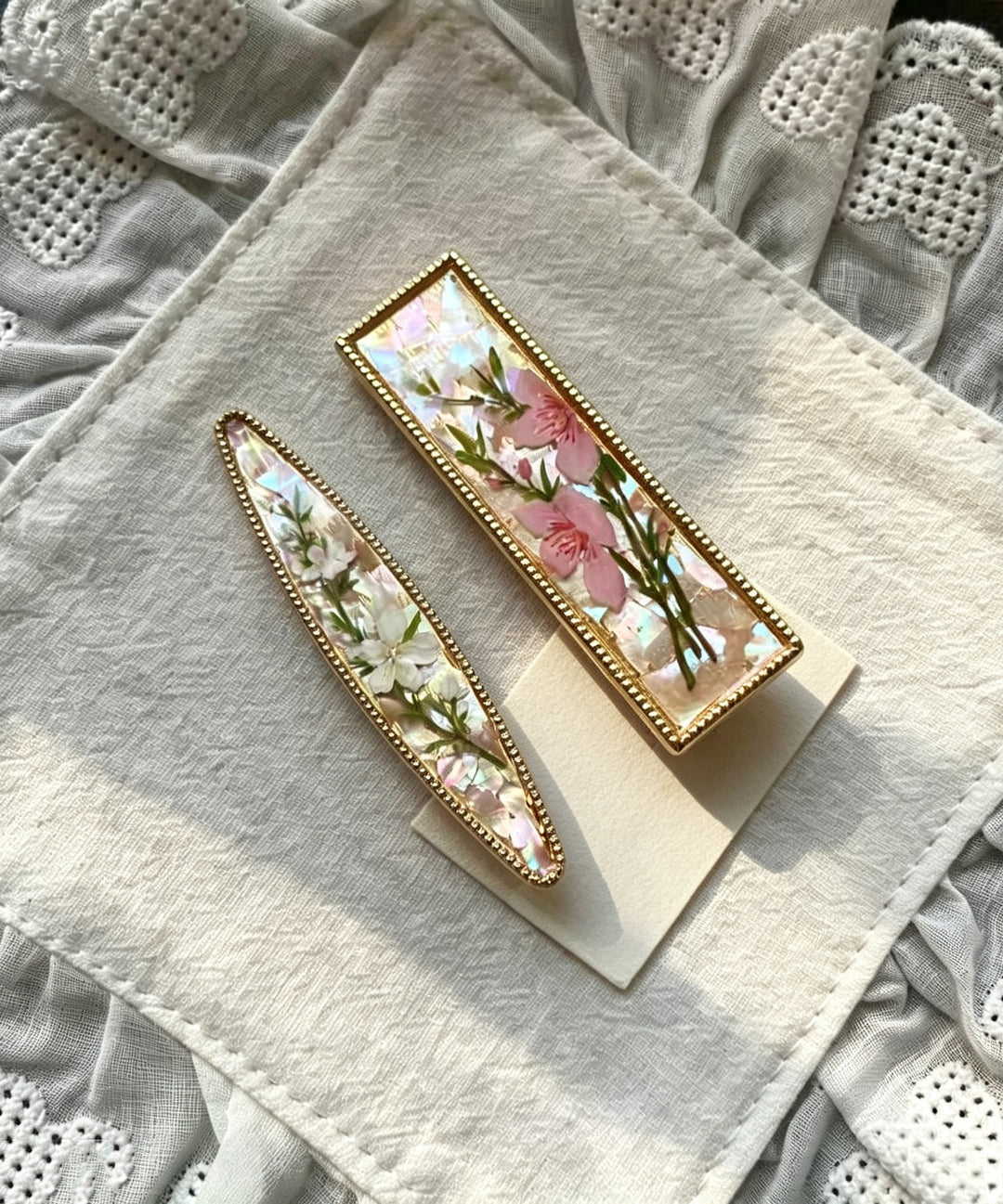Retro Gold Alloy Fritillary Resin Casting Asymmetrical A Pair Hairpin