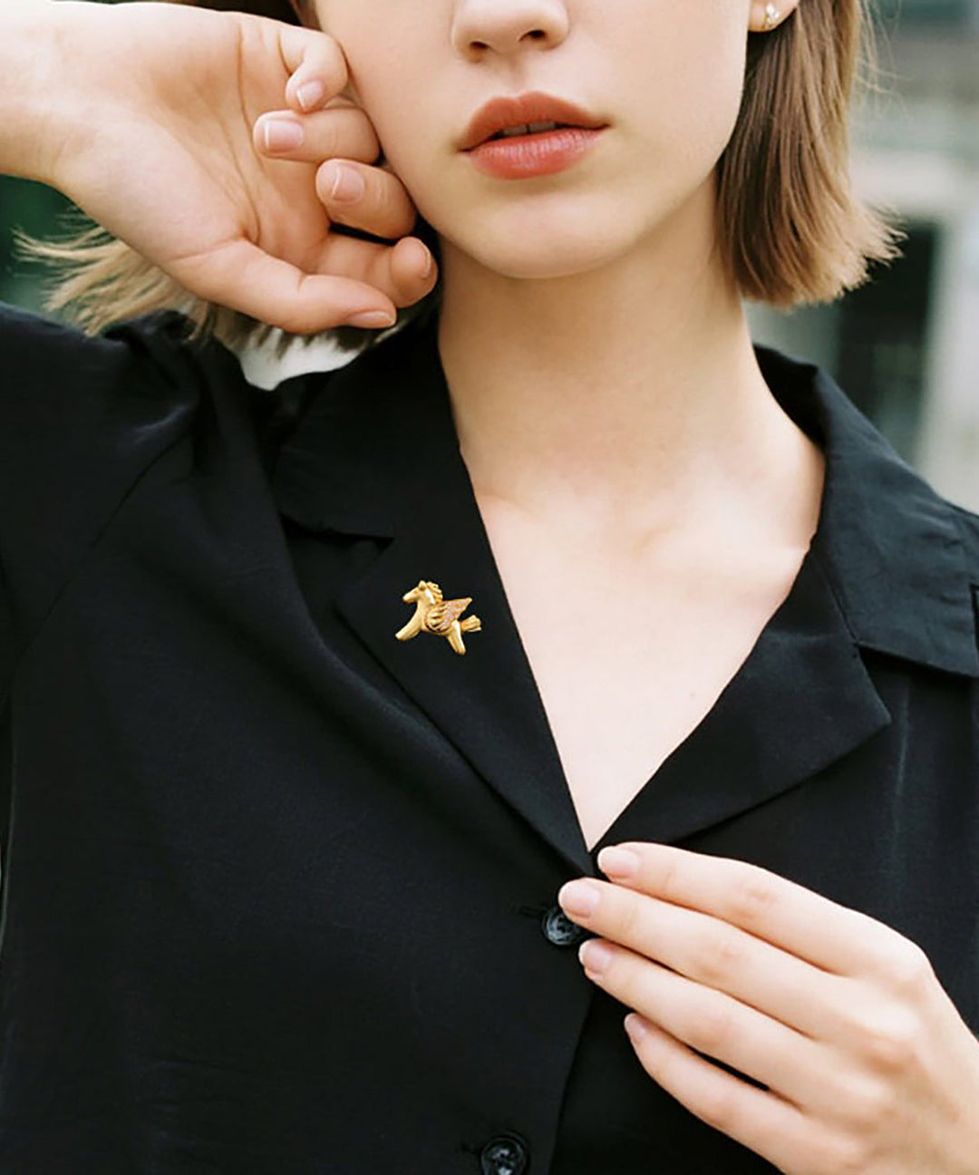 Retro Gold Zircon Alloy Pegasus Lapel Pin Brooches
