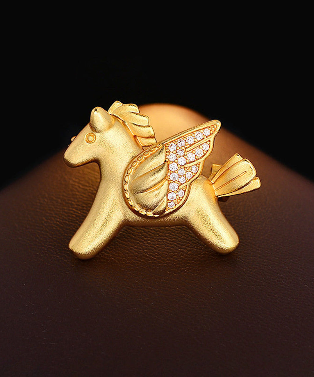 Retro Gold Zircon Alloy Pegasus Lapel Pin Brooches
