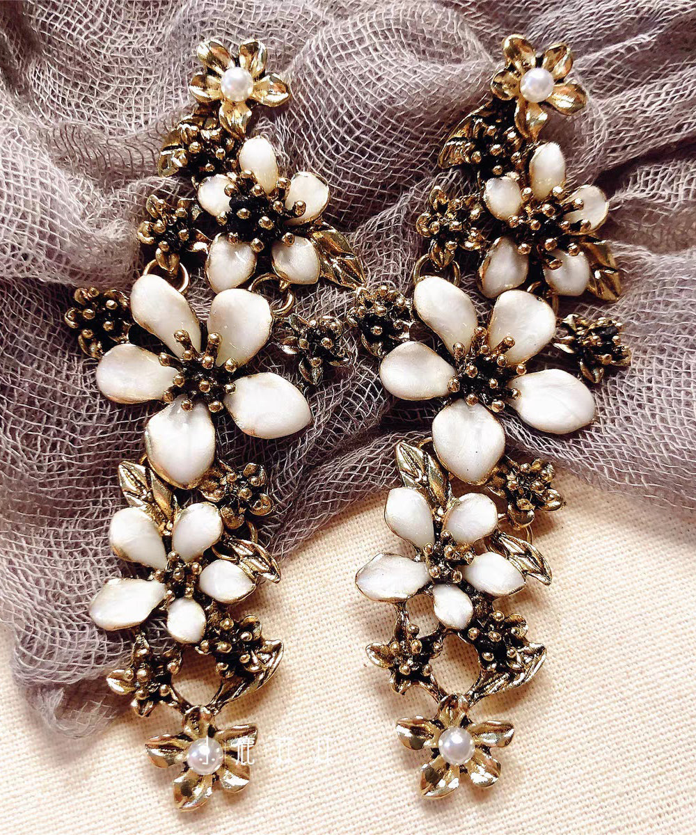 Retro White Alloy Floral Tassel Drop Earrings