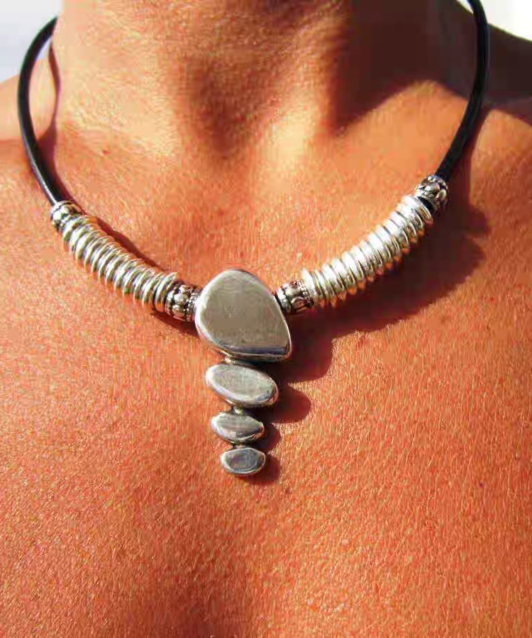 Simple Colorblock Leather Alloy Patchwork Pendant Necklace - Omychic