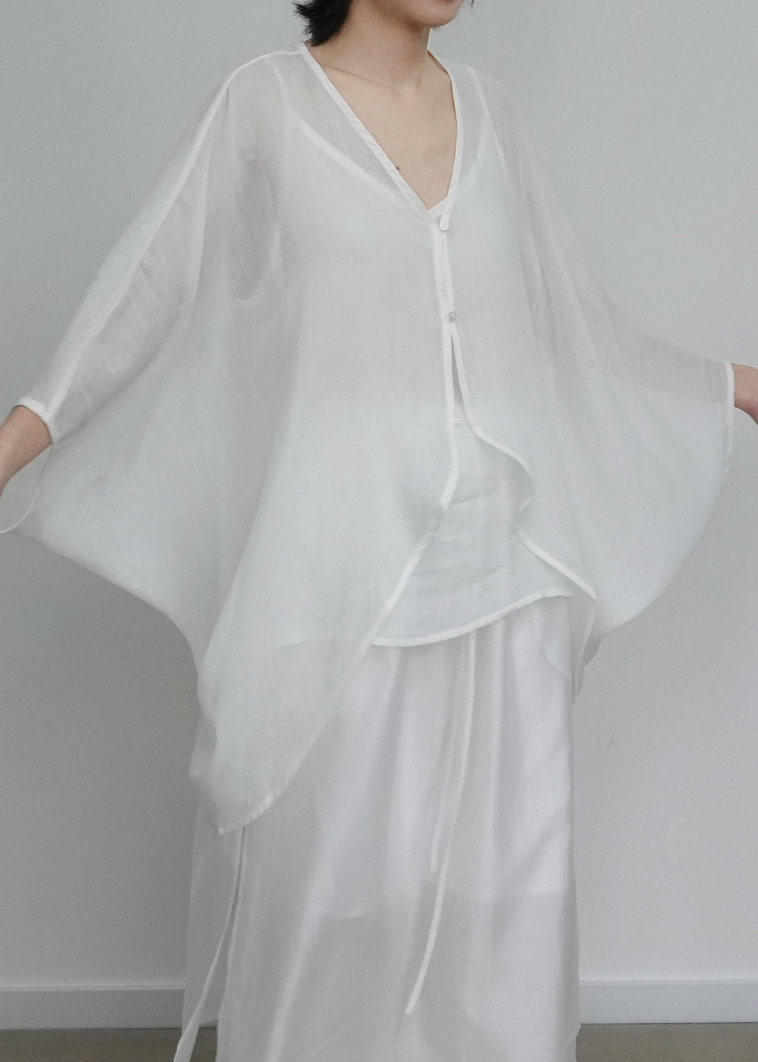 Simple White V Neck Tie Lace Cardigans And Vest Two Piece Set Batwing Sleeve