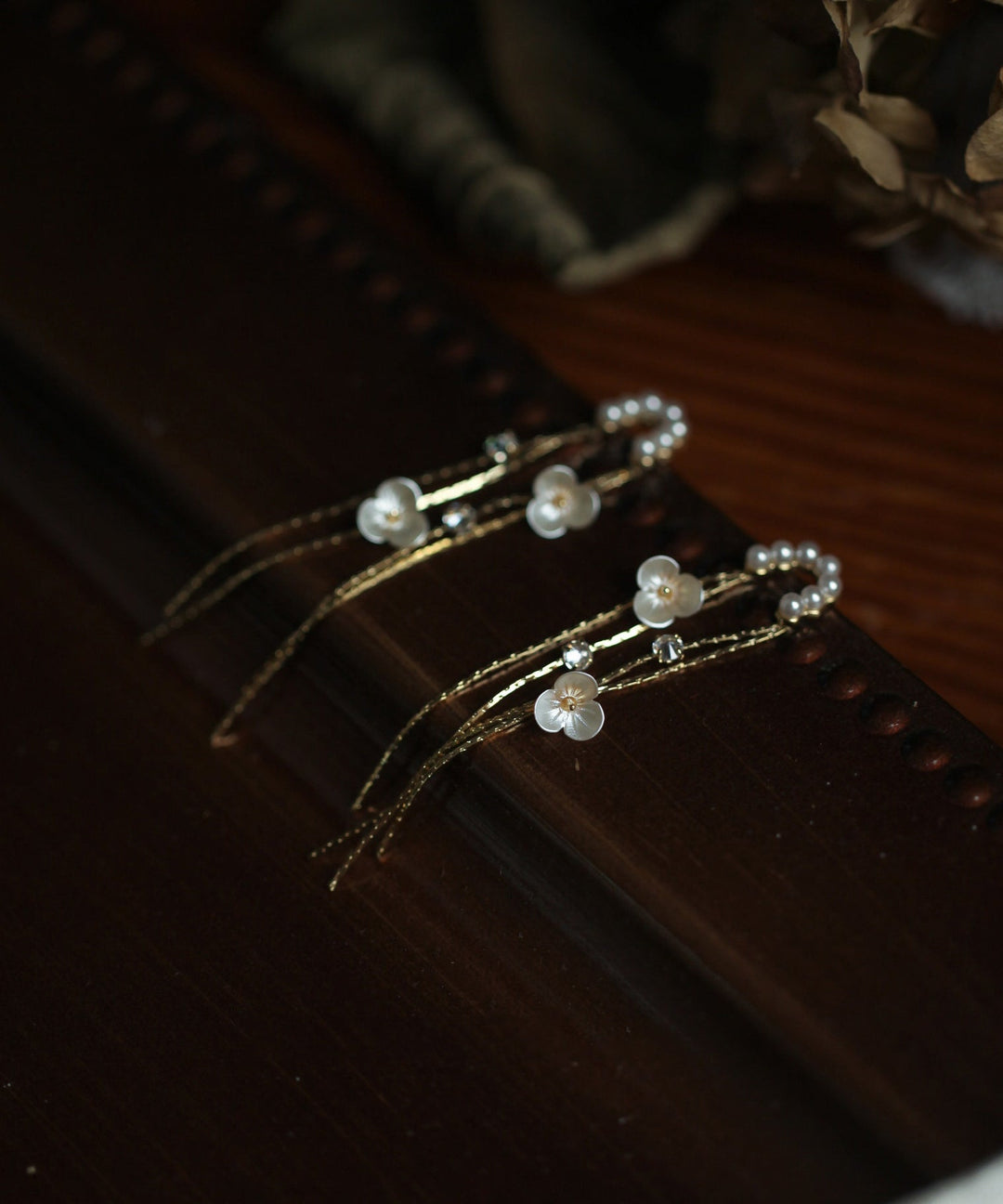 Skinny Gold Alloy Pearl Floral Tassel Drop Earrings - Omychic