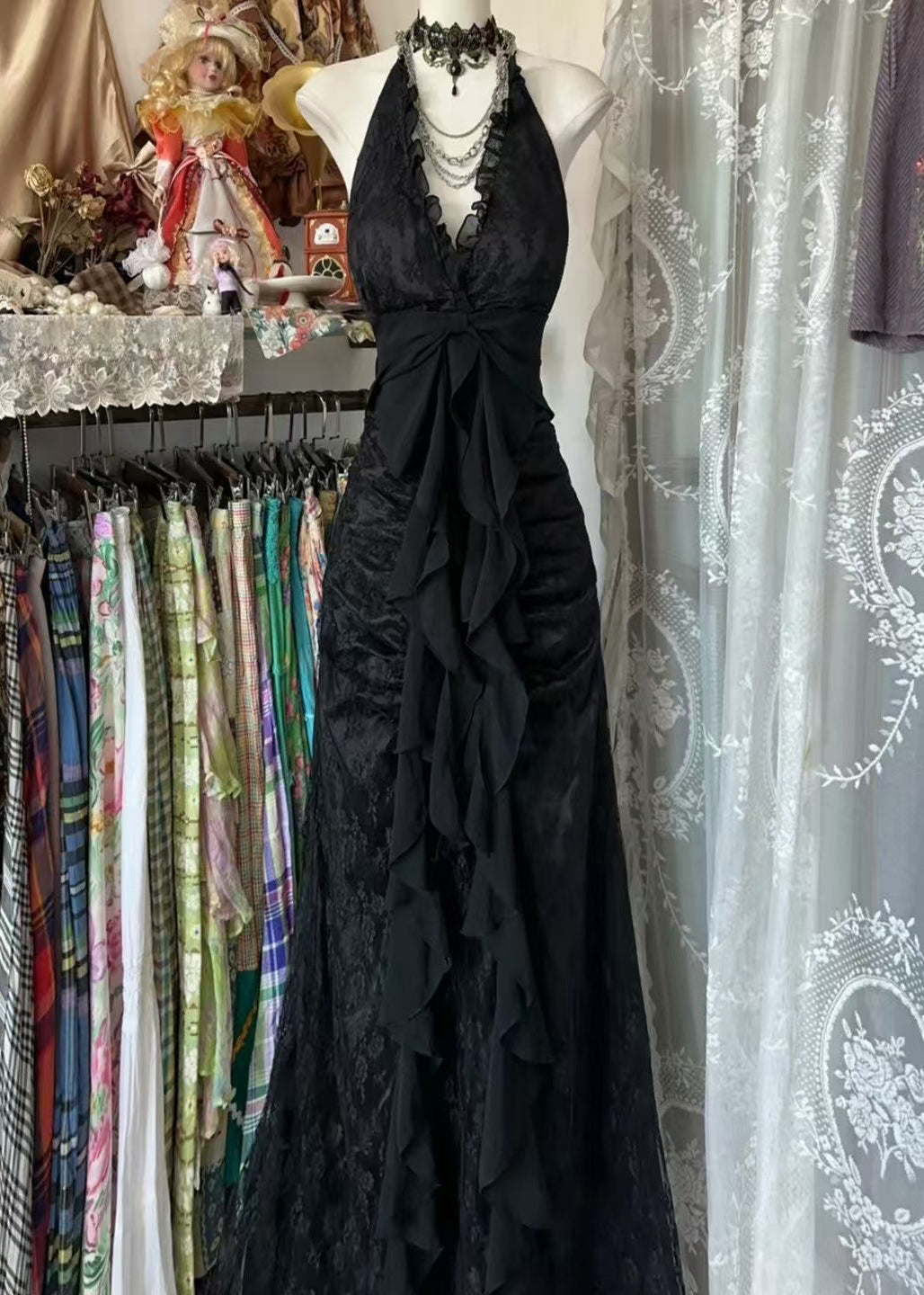 Slim Fit Black Backless Ruffled Lace Long Dress Sleeveless