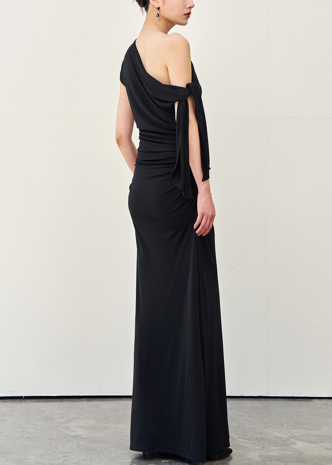 Slim Fit Black Cold Shoulder Lace Up Wrinkled Cotton Long Dress Summer