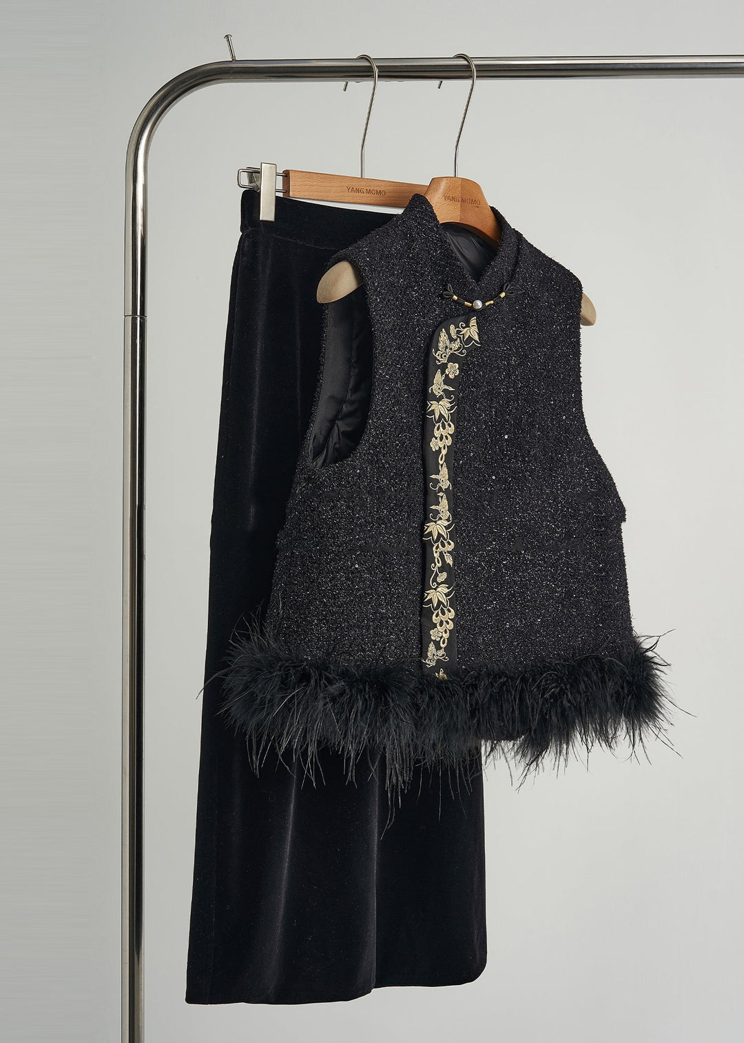 Style Black Embroidered Patchwork Feather Woolen Vests Fall