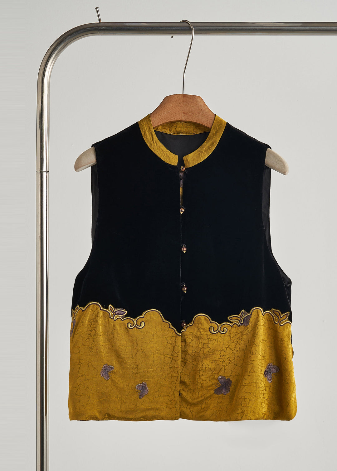 Style Black Embroidered Patchwork Silk Velour Vests Sleeveless