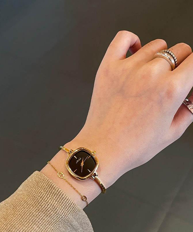 Style Red Alloy Quartz Movement Chain Watches
