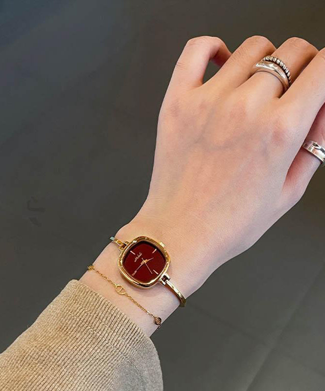 Style Red Alloy Quartz Movement Chain Watches