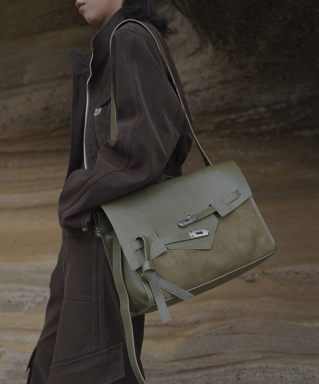 Stylish Black Large Capacity Calf Leather Shoulder Bag