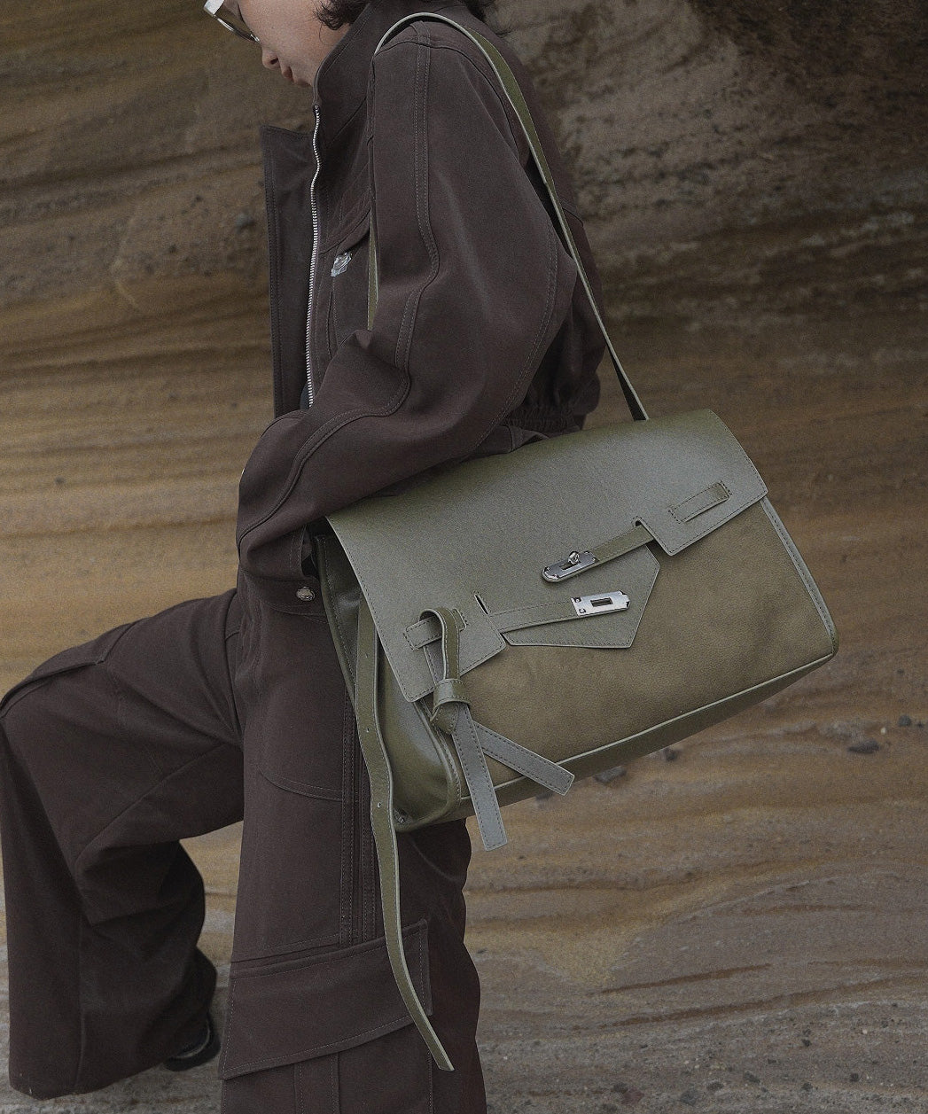 Stylish Black Large Capacity Calf Leather Shoulder Bag