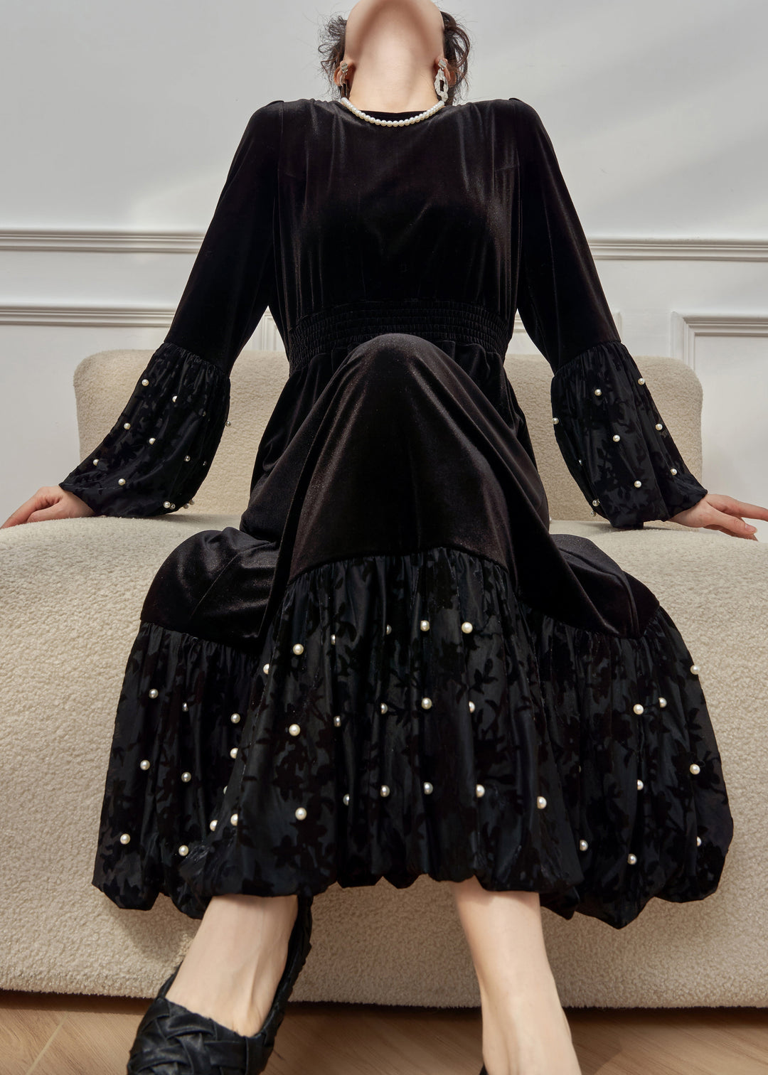 Stylish Black O Neck Pearl Elastic Waist Velvet Long Dresses Winter