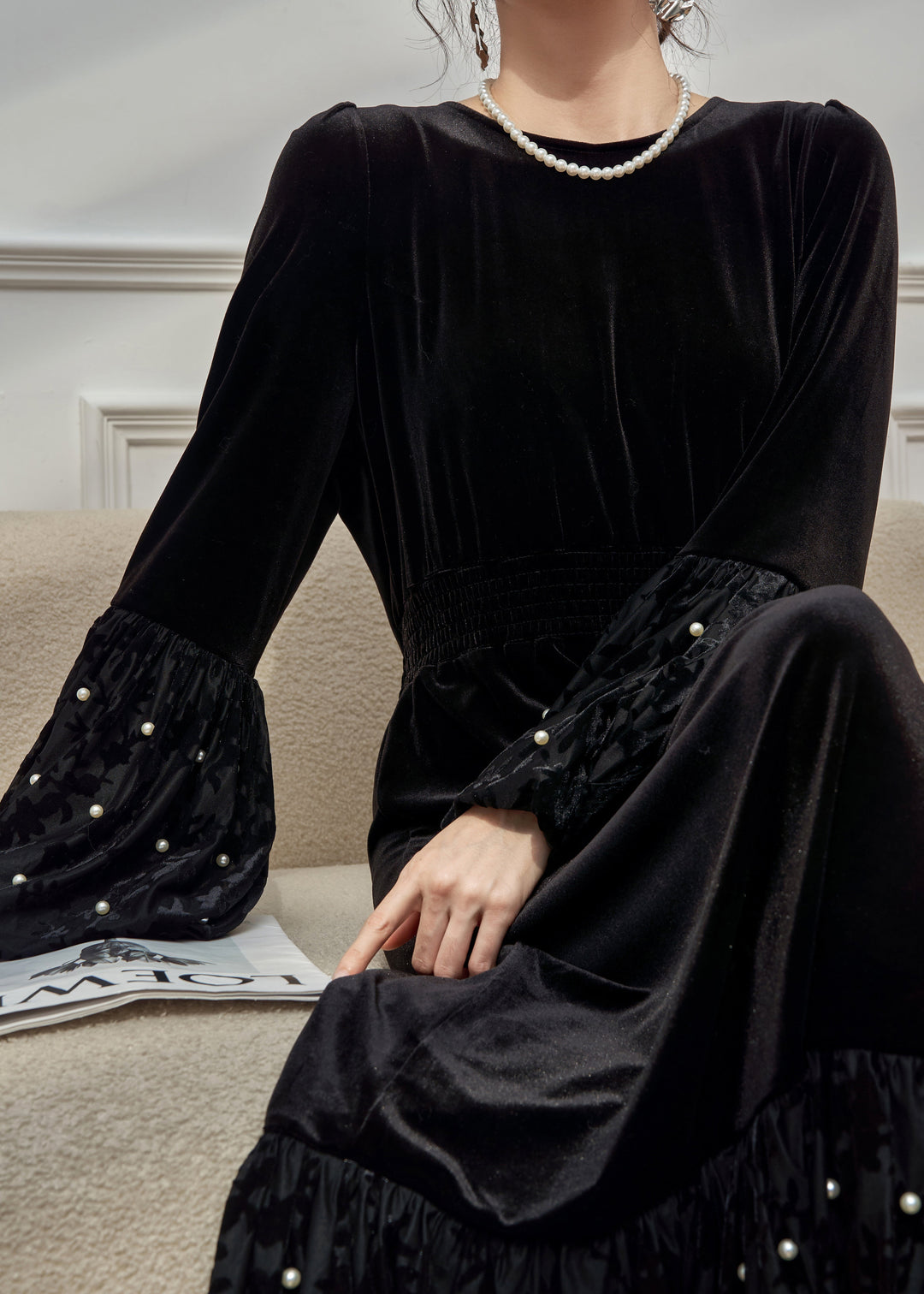 Stylish Black O Neck Pearl Elastic Waist Velvet Long Dresses Winter