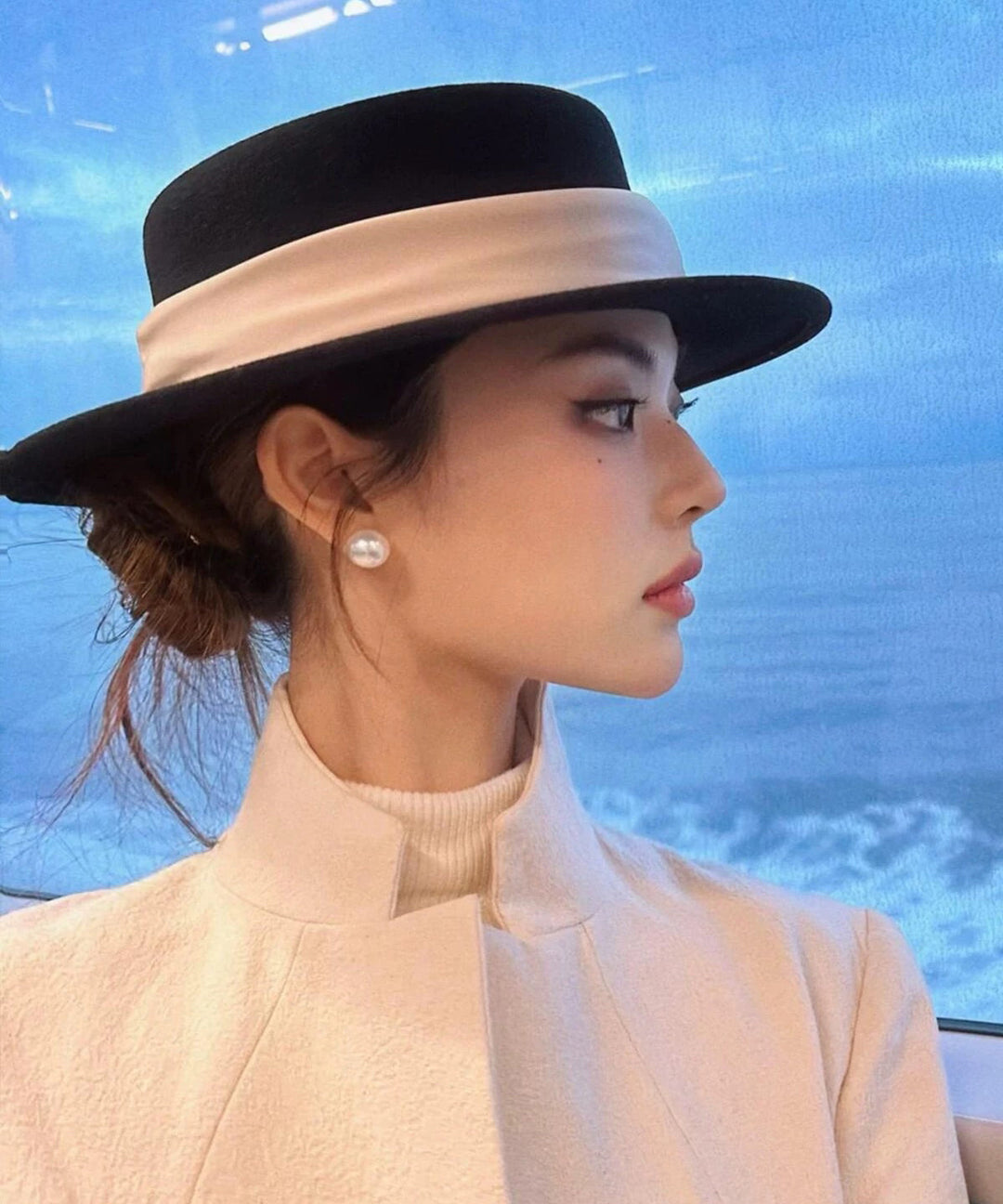 Stylish Black Woolen Cloche Hat