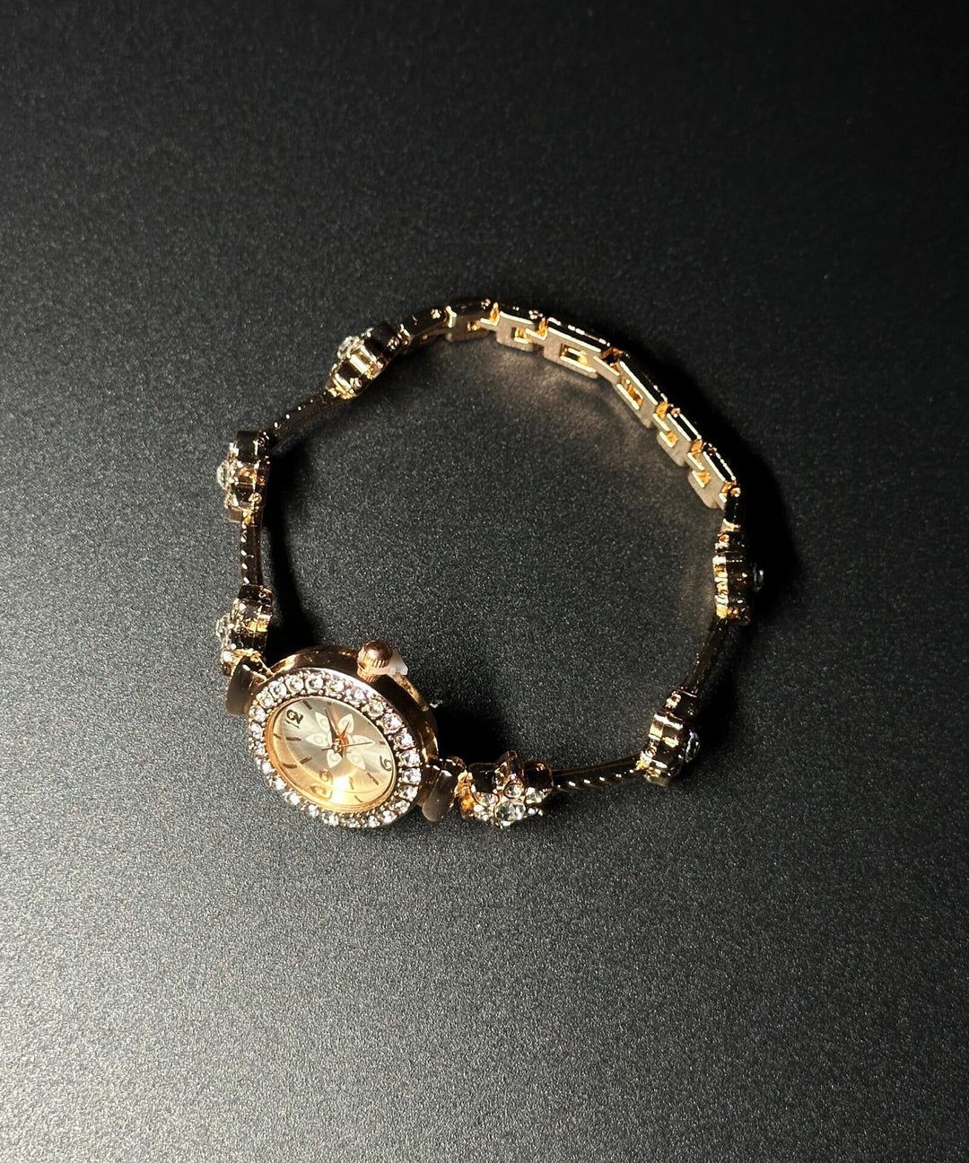 Stylish Gold Alloy Zircon Floral Organic Glass Watches