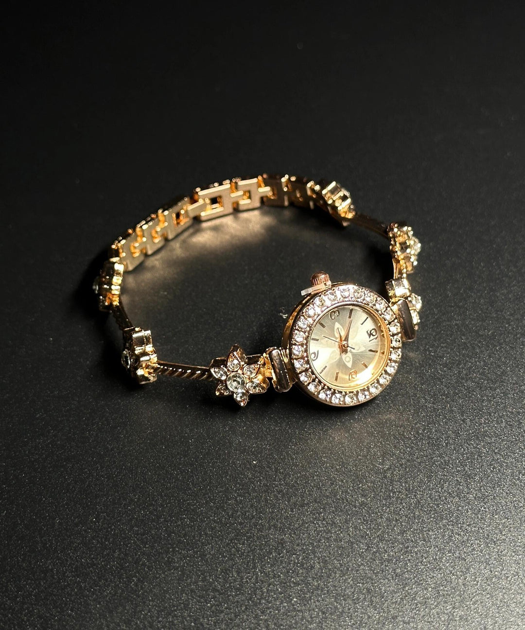Stylish Gold Alloy Zircon Floral Organic Glass Watches
