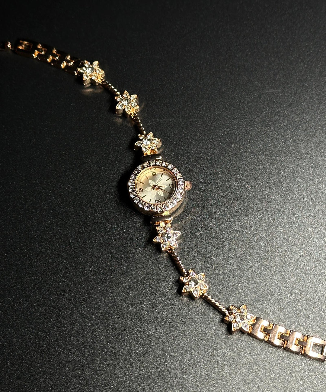Stylish Gold Alloy Zircon Floral Organic Glass Watches