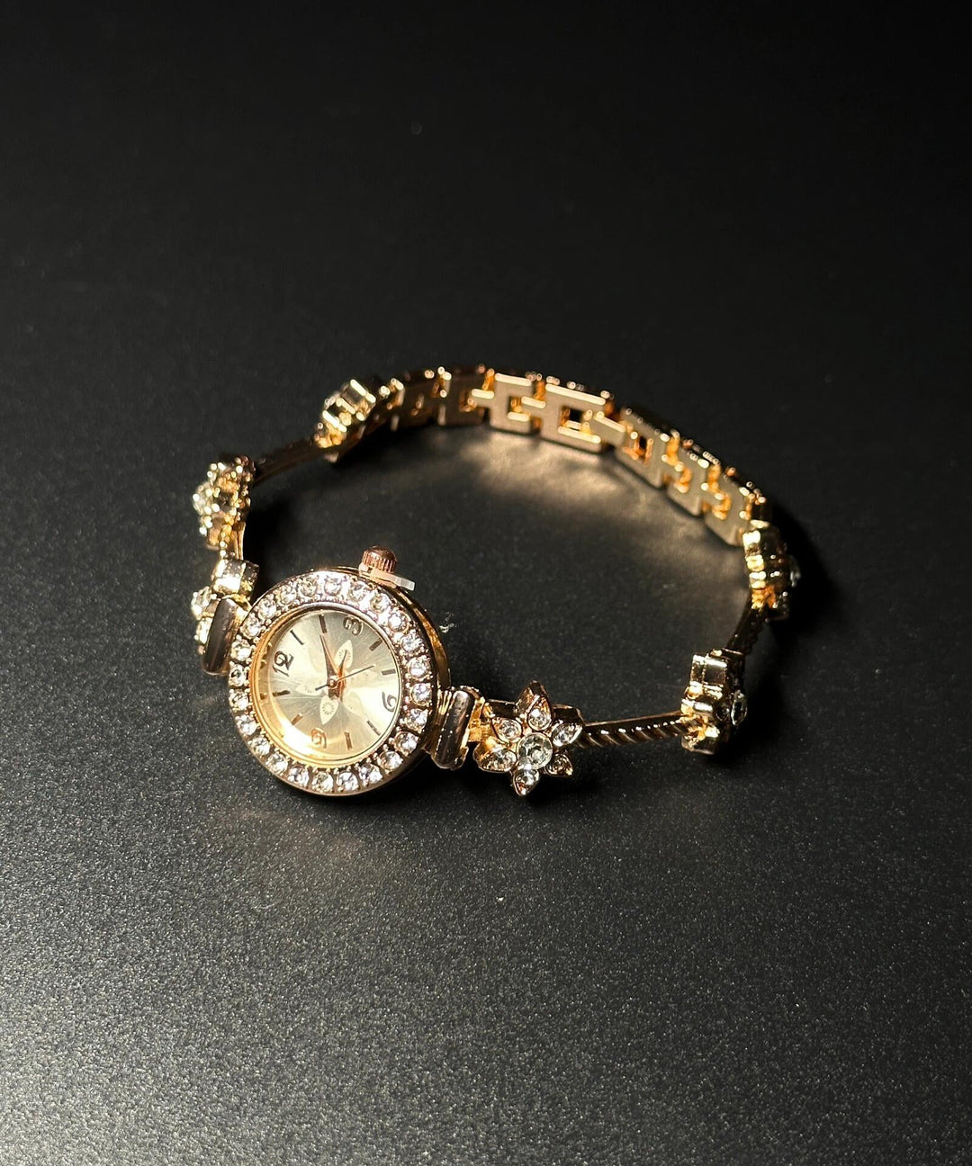 Stylish Gold Alloy Zircon Floral Organic Glass Watches