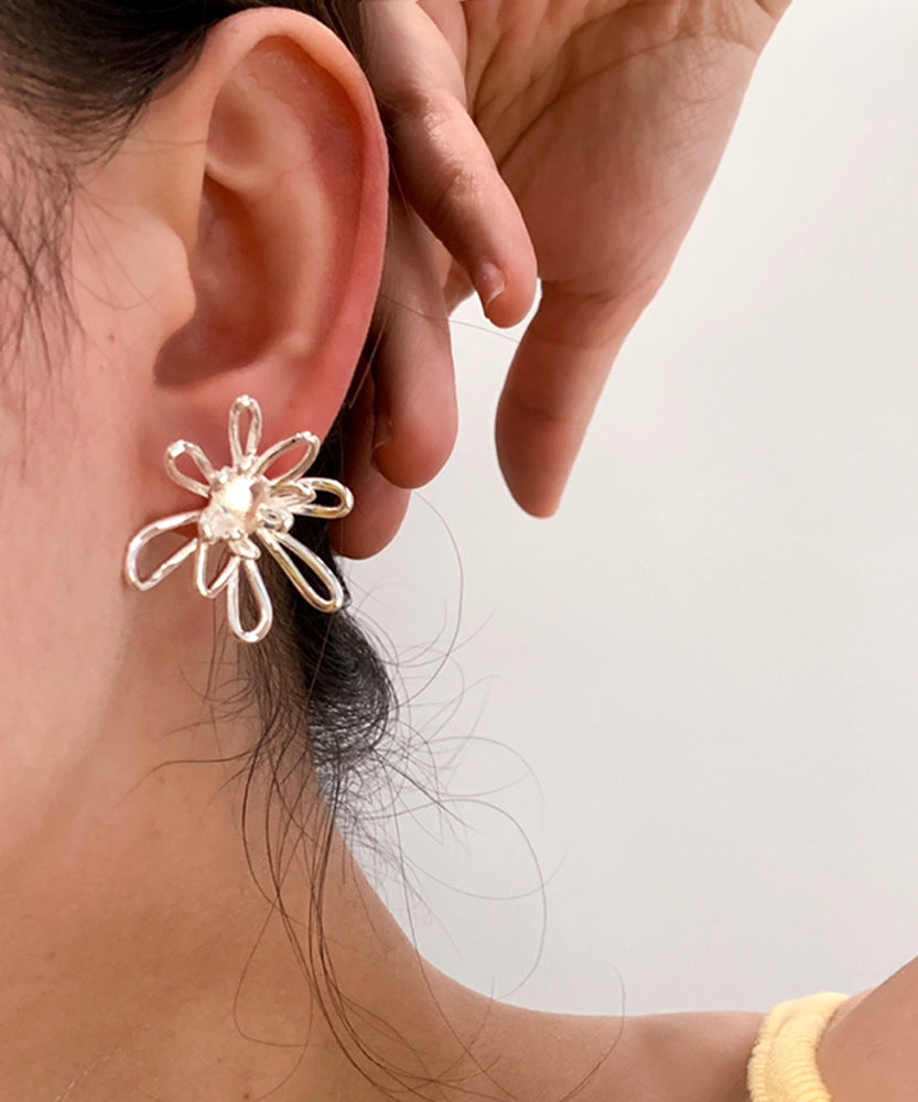 Stylish Gold Metal Alloy Hollow Out Floral Stud Earrings