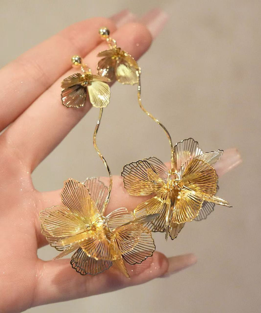 Stylish Gold Metal Overgild Floral Drop Earrings