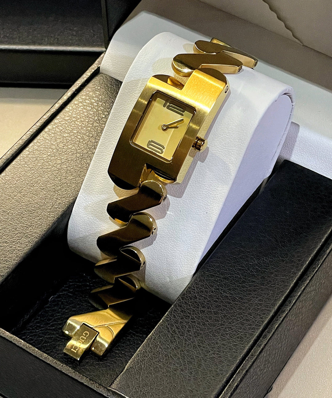 Stylish Gold Stainless Steel Graphic Watches