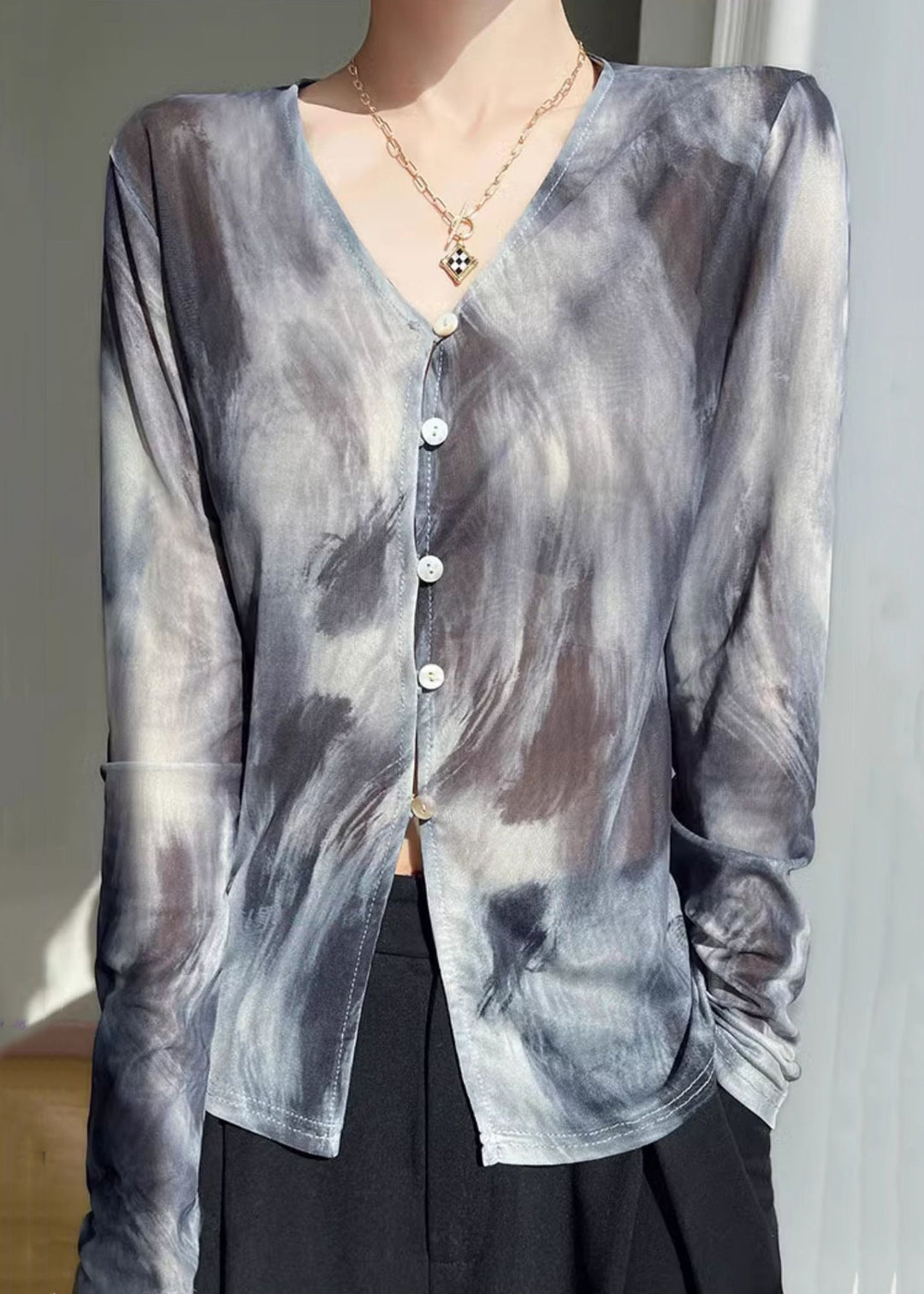 Stylish Grey V Neck Print Tulle T Shirt Fall