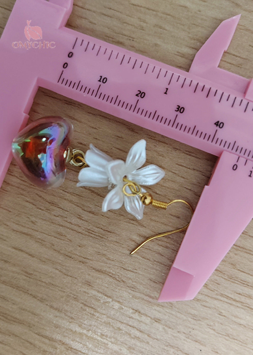 Stylish Multicolour Heart-shaped Asymmetric Design Acrylic Drop Earrings