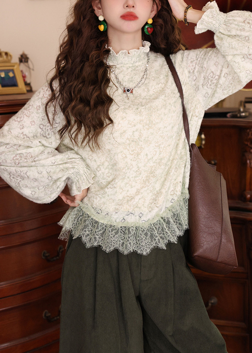 Stylish Pale Green Ruffled Lace Patchwork Knit T Shirt Spring