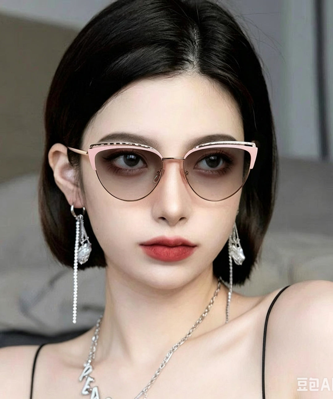Stylish Pink Titanium Alloy Color-Changing Cat Eye Full Frame Reading Glasses