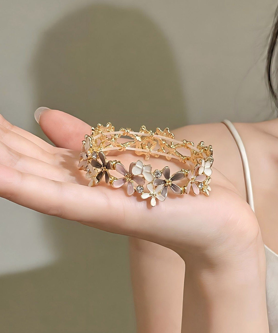 Stylish Rainbow Alloy Zircon Hollow Out Floral Bangle