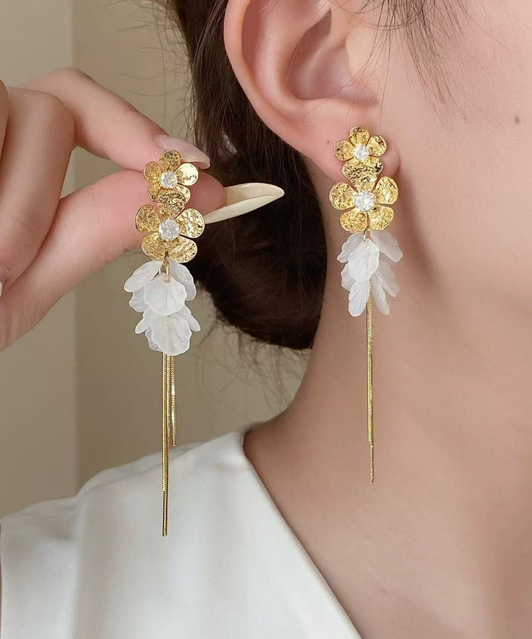 Stylish Silk Alloy Zircon Floral Tulle Patchwork Tassel Drop Earrings