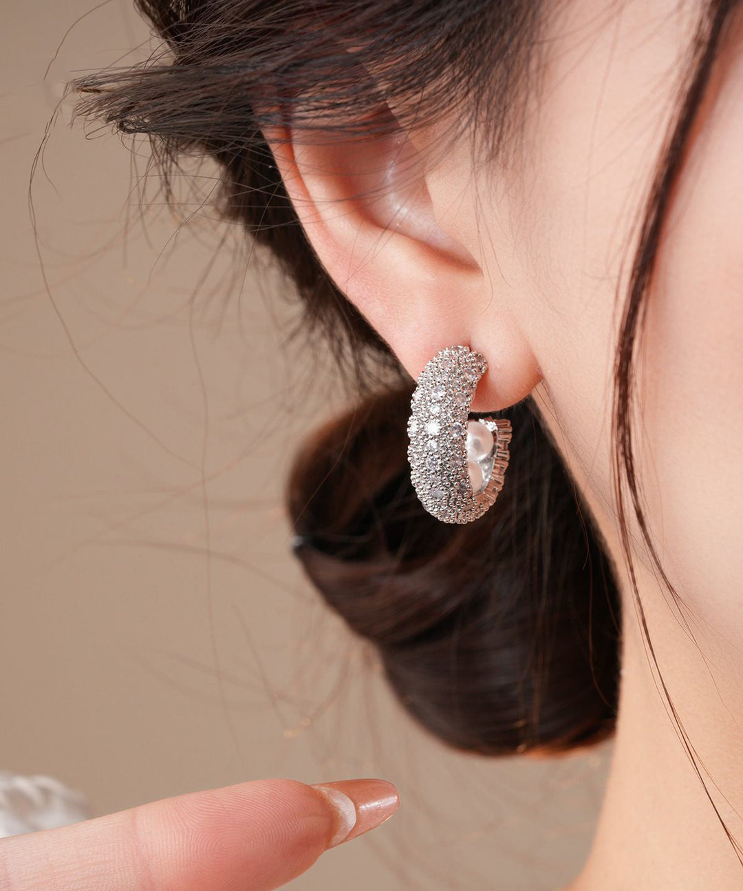 Stylish Silk Sterling Silver Zircon Pearl Hoop Earrings