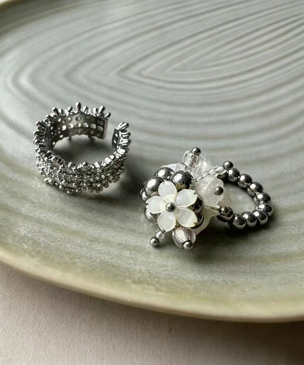 Stylish Silk Titanium Stee Floral Beading Stretch Rings Two Piece Set