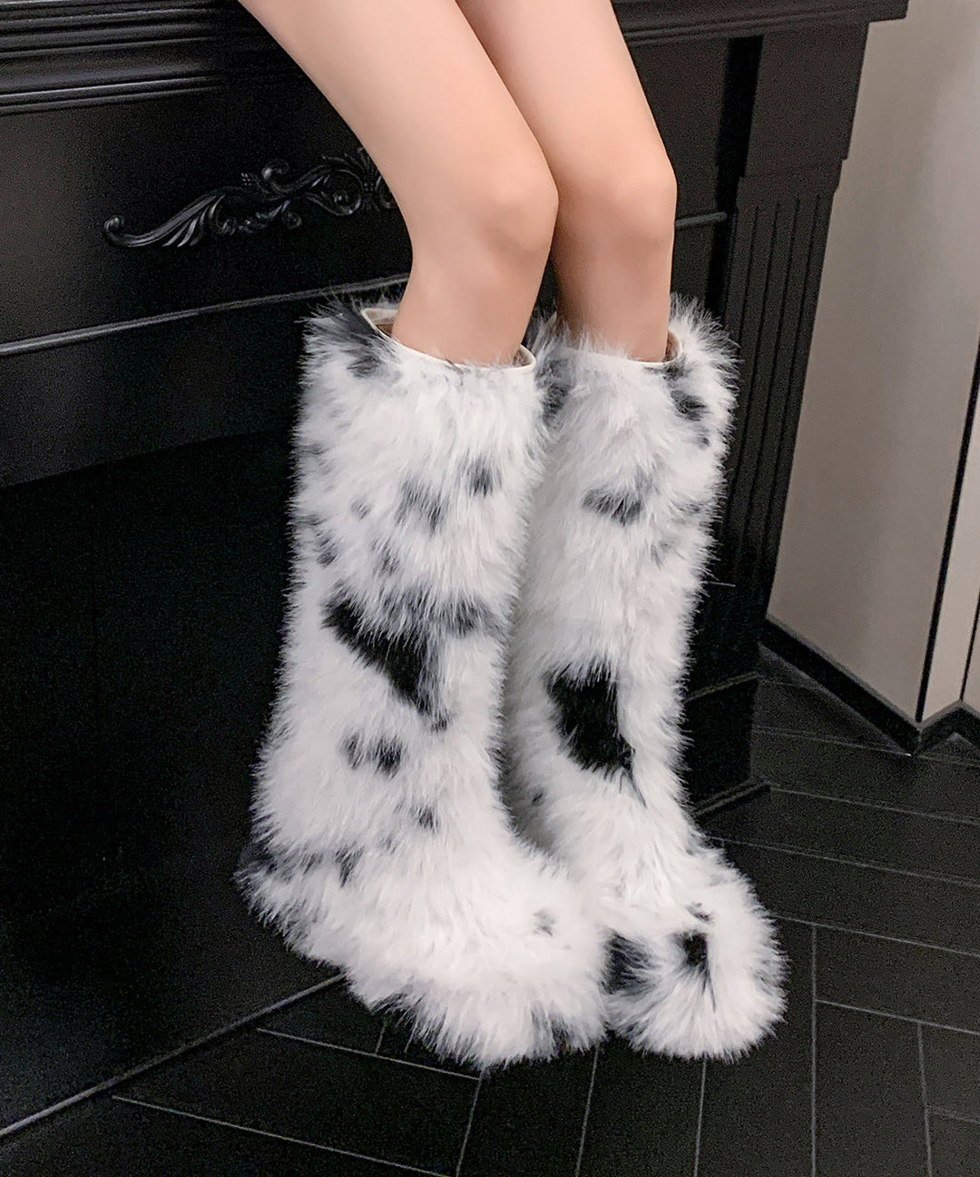 Stylish White Fuzzy Fur Fluffy Splicing Platform Boots