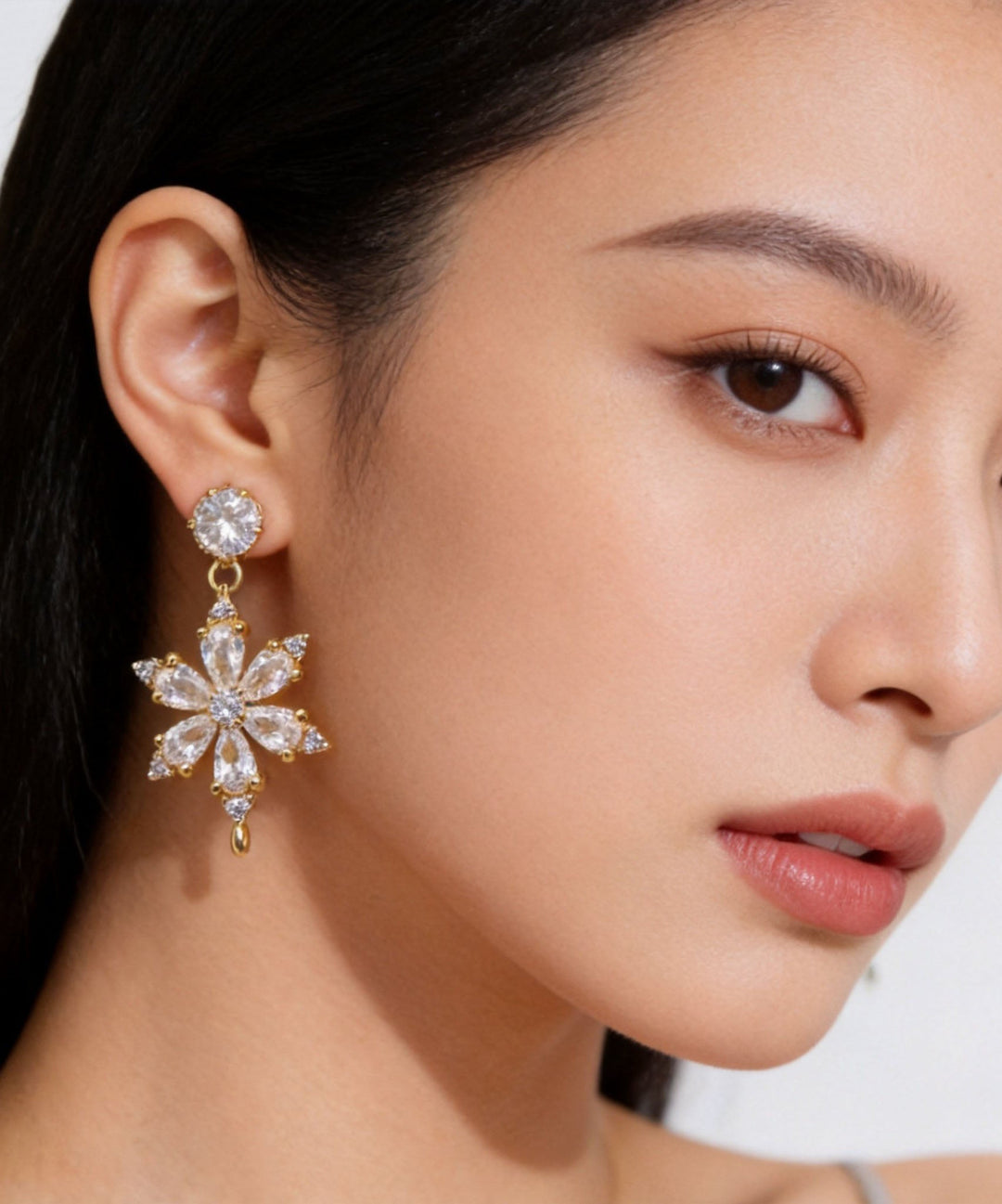 Stylish White Shar Sparkling Zircon Drop Earrings