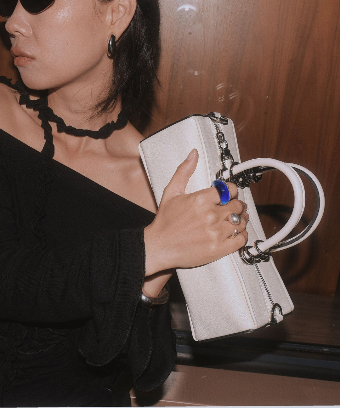 Stylish White Solid Durable Calf Leather Tote Handbag