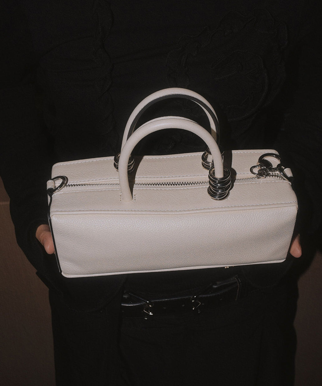 Stylish White Solid Durable Calf Leather Tote Handbag