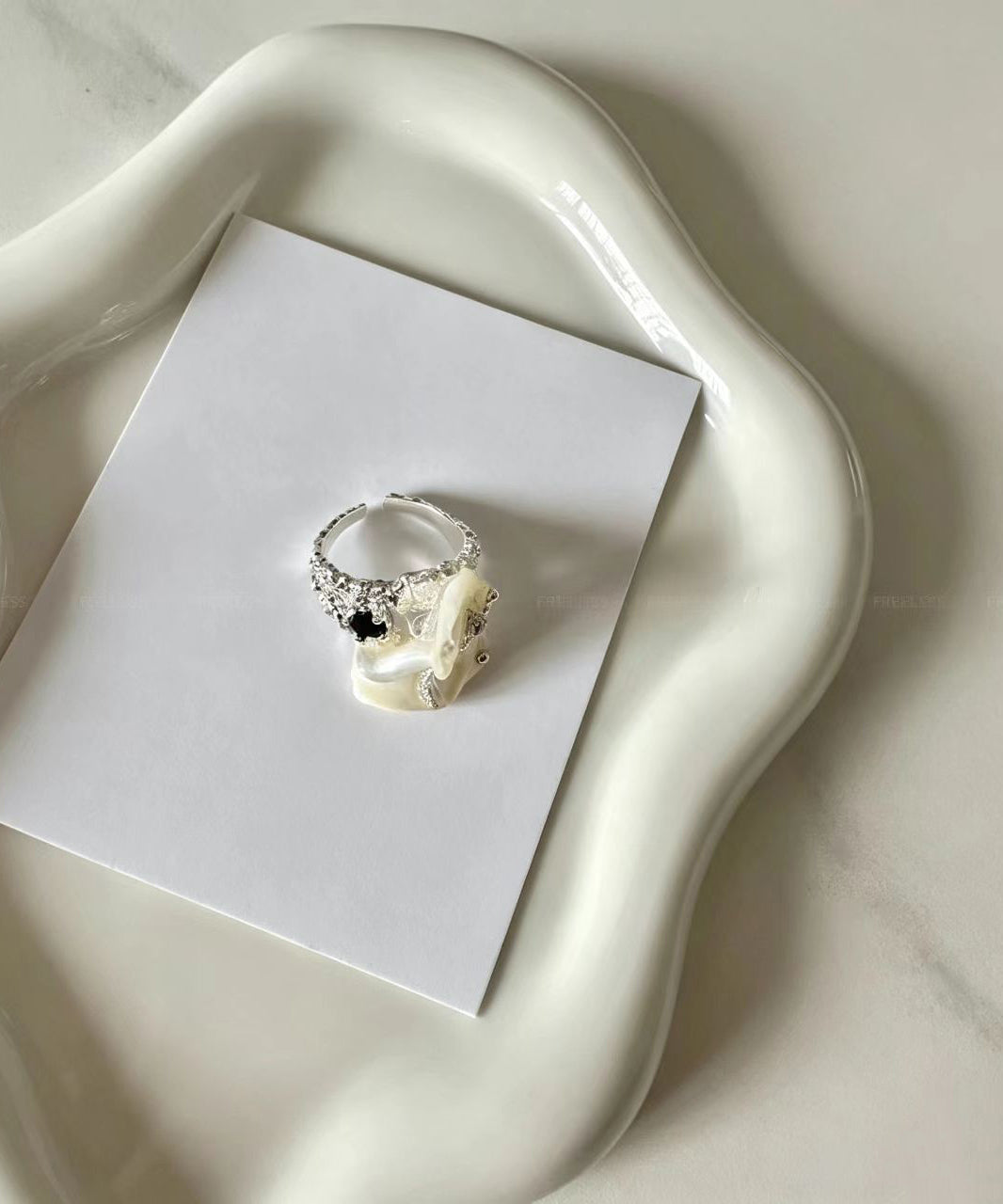 Stylish Zircon Asymmetrical Seashell Open Rings