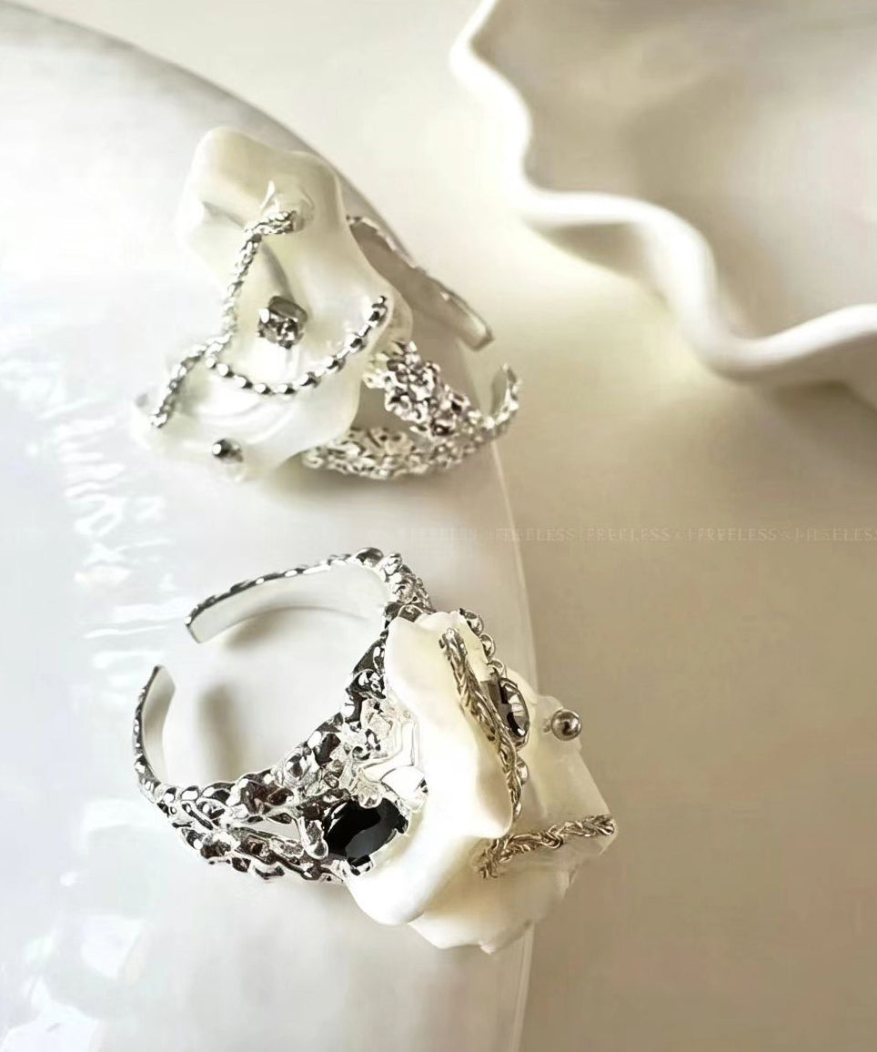 Stylish Zircon Asymmetrical Seashell Open Rings