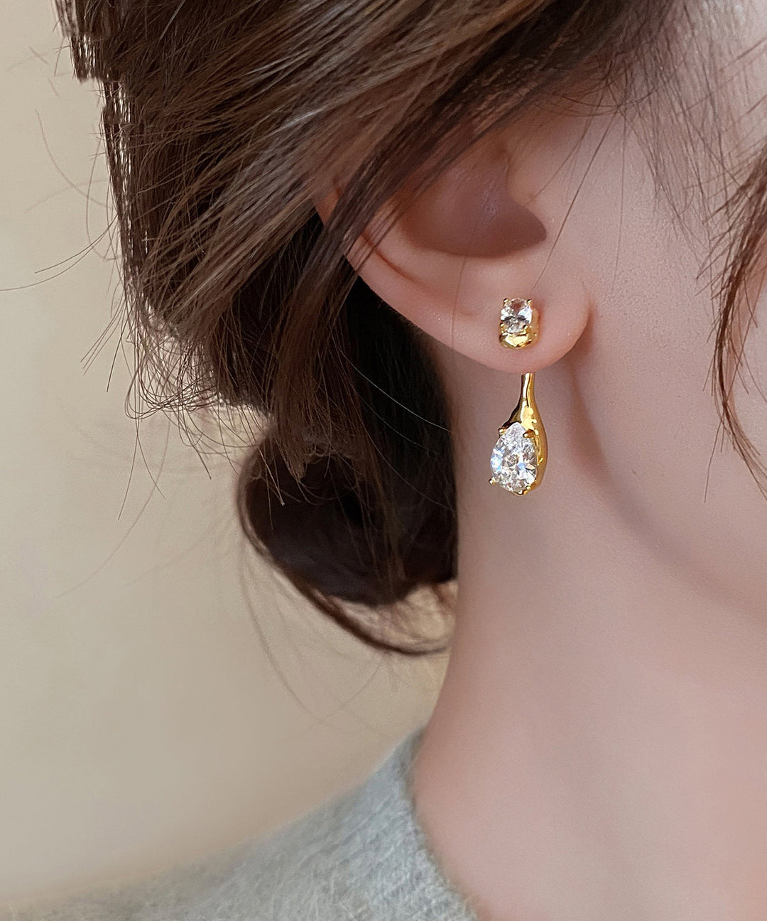 Unique Gold Copper Alloy Zircon Water DropletStud Earrings