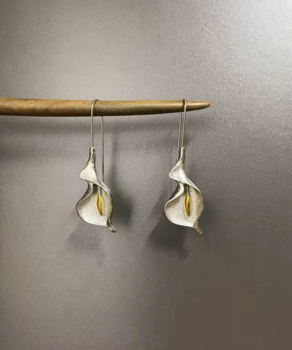 Unique Silk Copper Alloy Flower Drop Earrings