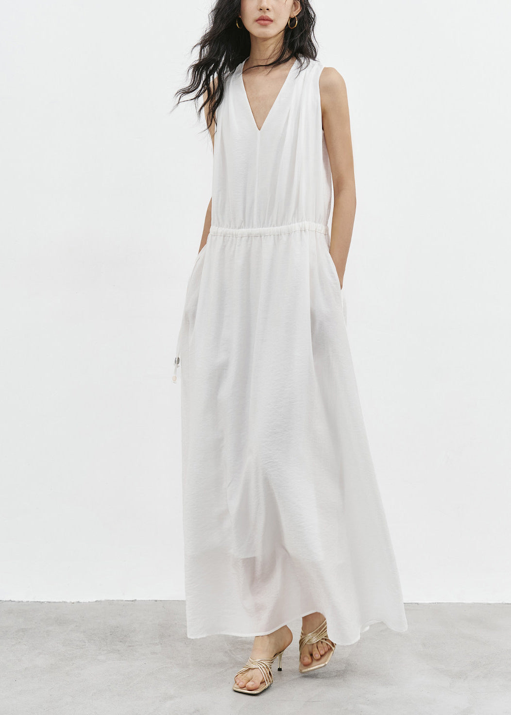 Unique White V Neck Drawstring Maxi Dresses Sleeveless
