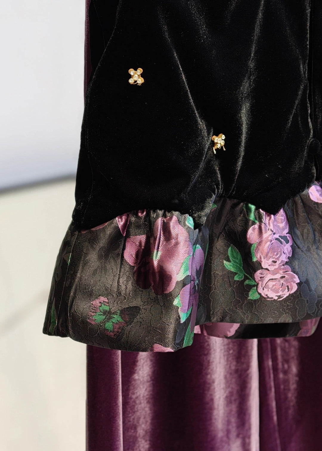 Vintage Black O-Neck Patchwork Silk Velour Waistcoat Sleeveless