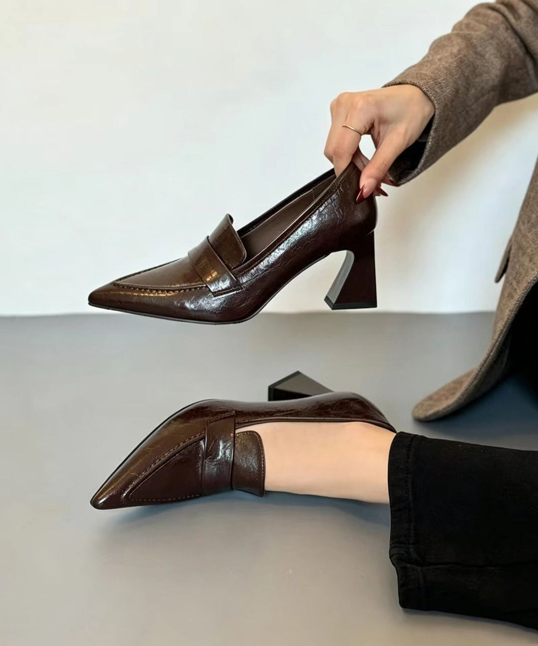 Vintage Brown Cowhide Leather Pointed Toe High Heels