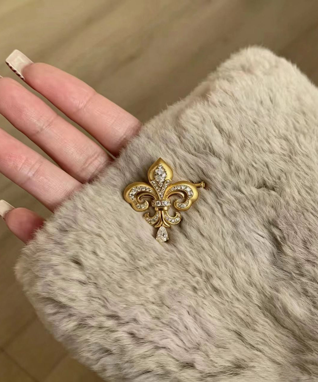 Vintage Gold Zircon Alloy Draping Teardrop Brooches