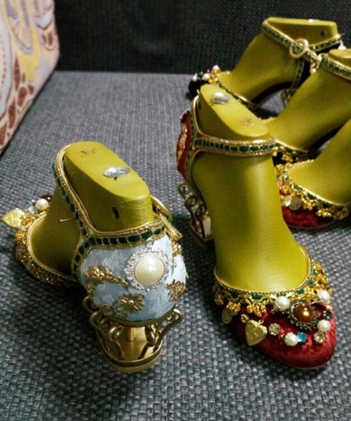 Vintage Palace Feng Zircon Flower Black Buckle Strap High Heels