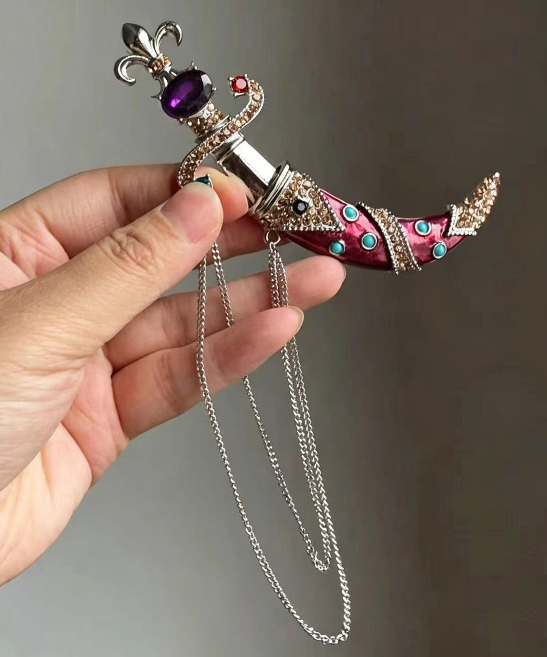 Vintage Zircon Alloy Scimitar Chain Tassel Brooches