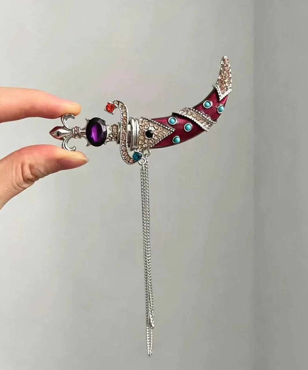 Vintage Zircon Alloy Scimitar Chain Tassel Brooches
