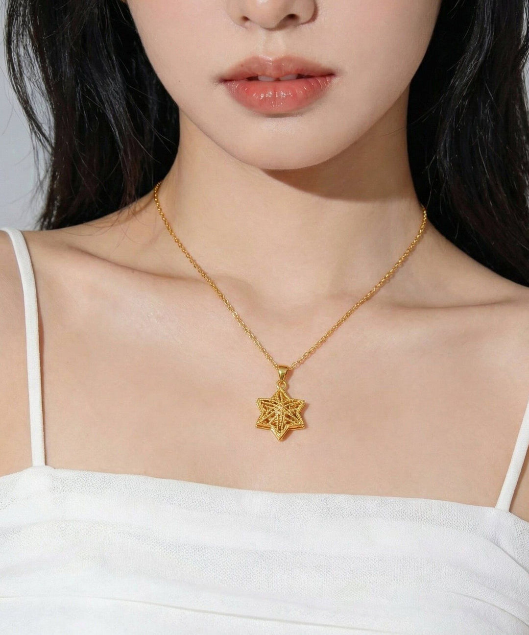 Vogue Gold Alloy Hollow Out Star Pendant Necklace